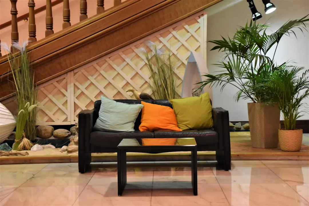 Couleurs compatibles avec l'orange : les meilleures associations pour tes murs et ta déco